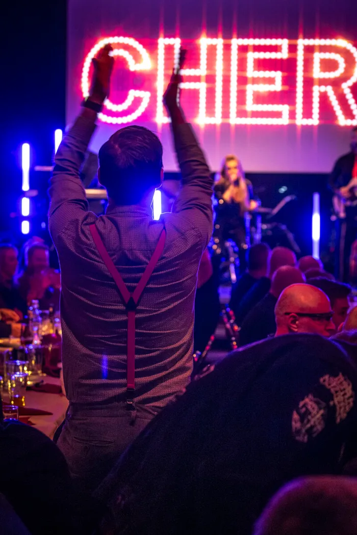 Fullsatt sal under julshown
